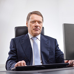 Dr. John Feldmann (photo)