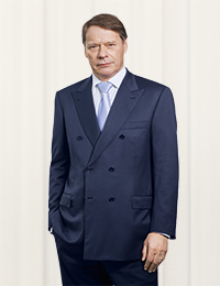 DR. JOHN FELDMANN – Chairman of the Supervisory Board (photo)