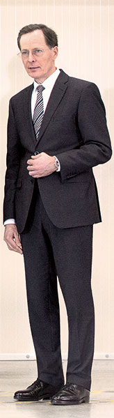 Dr Eike B&ouml;hm, Chief Technology Officer (CTO) of KION GROUP AG (photo)