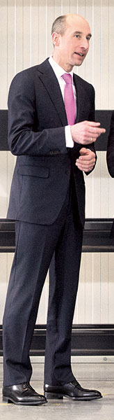 Dr Thomas Toepfer, Chief Financial Officer (CFO) and Labour Relations Director of KION GROUP AG (photo)