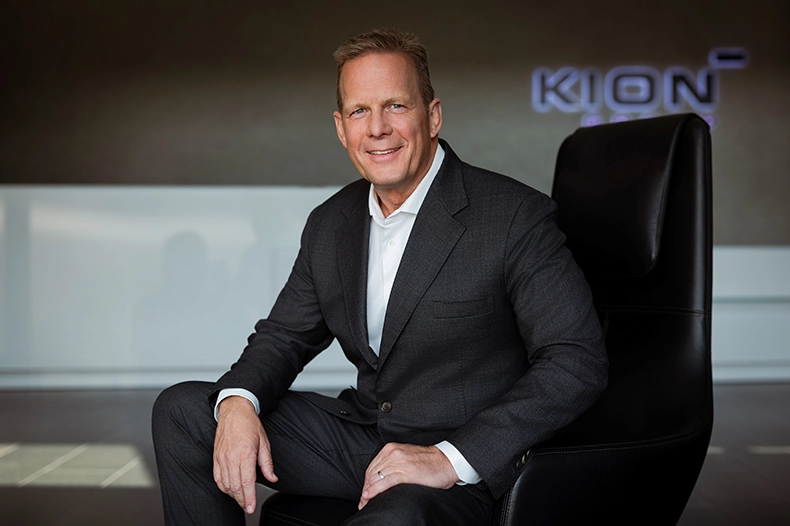 Rob Smith, Vorsitzender des Vorstands (CEO) (Portrait)